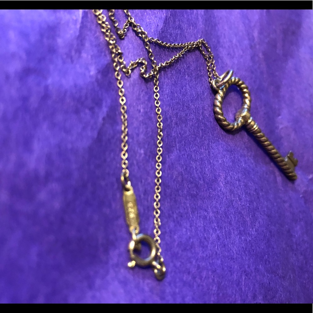 Authentic sterling silver Tiffany key necklace - Picture 4 of 7